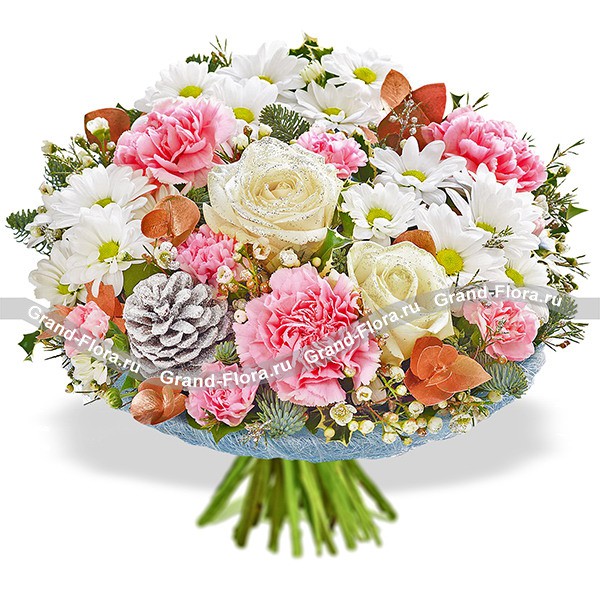Новогодняя мечта - букет с розами и хризантемами, новогодний декор